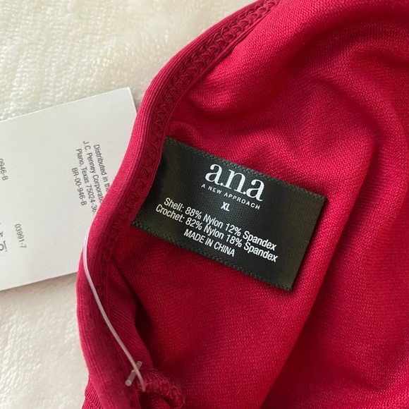 Ruby Red halter bikini top - Picture 4 of 4